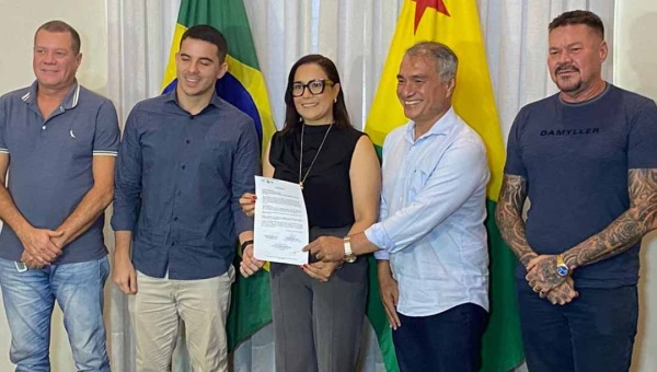 Com custo de quase R$ 3 milhões, governo do Acre assina ordem de serviço de revitalização do Palácio Rio Branco, além da reforma de Praças públicas da Capital