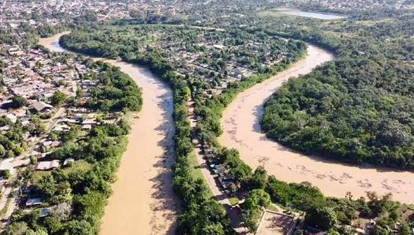 Gladson envia equipe técnica à Bolívia para avaliar impactos de projeto de contenção no Rio Acre