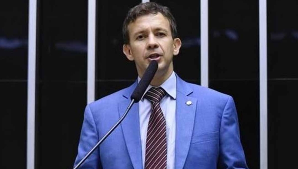 Deputado do Acre, do União Brasil, que assinou impeachment de Lula indicou irmã para Embratur