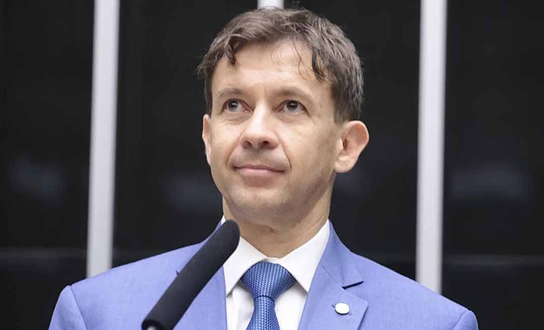 Para “salvar” irmã, deputado tira assinatura do impeachment de Lula