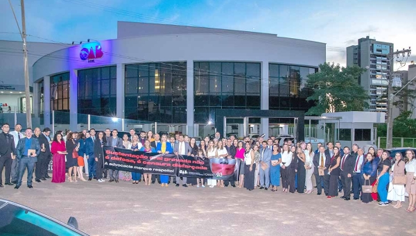 OAB Acre realiza primeira sessão com Conselho Pleno com ato em defesa das sustentações orais