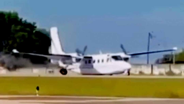 Avião faz pouso de “barriga” em aeroporto de Sorocaba, interior de São Paulo