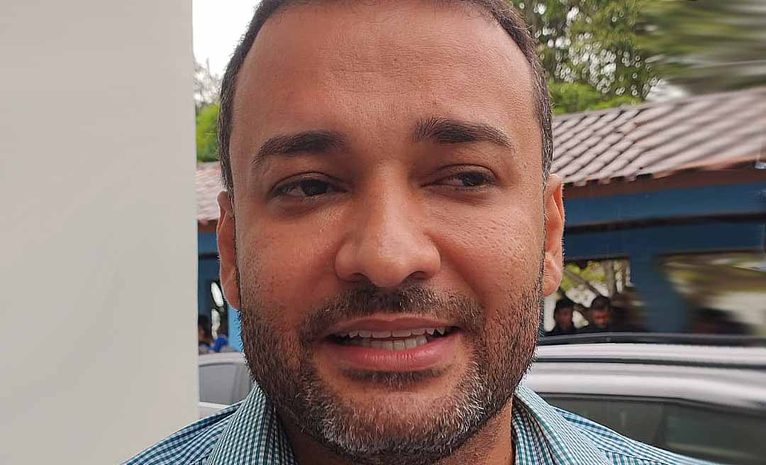 Na abertura do ano letivo, Aberson garante concurso da Educação para 3 mil no dia 13 de abril