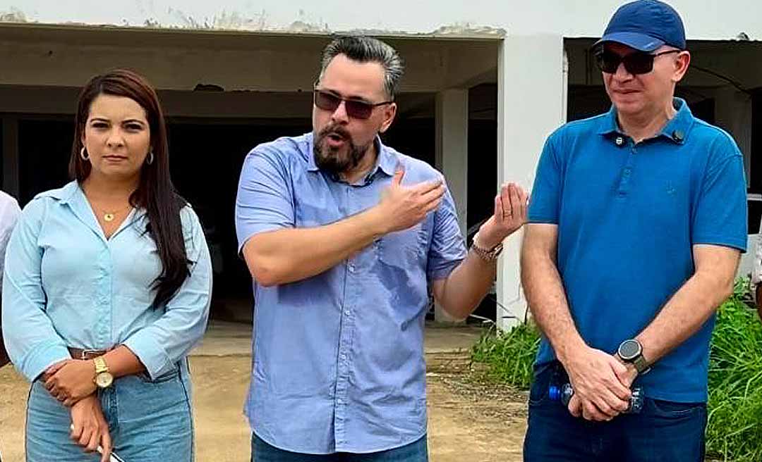 Ao lado de Gerlen, Alan Rick critica atraso de obras em Sena devido a Ptolomeu: “Isso nos entristece “profundamente”; Calixto rebate