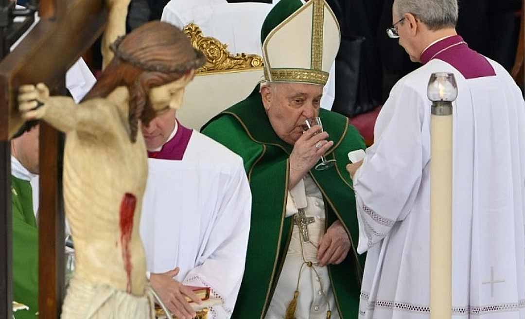 Papa Francisco tem "quadro clínico complexo", divulga Vaticano