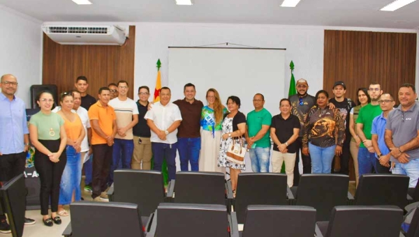 Paulo Ximenes destaca regularização fundiária de áreas ocupadas por ribeirinhos e extrativistas por meio de termo de uso sustentável