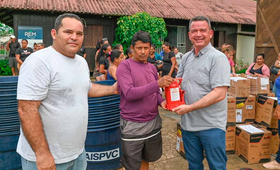 André Vale entrega R$ 500 mil em equipamentos agrícolas para comunidades rurais de Cruzeiro do Sul