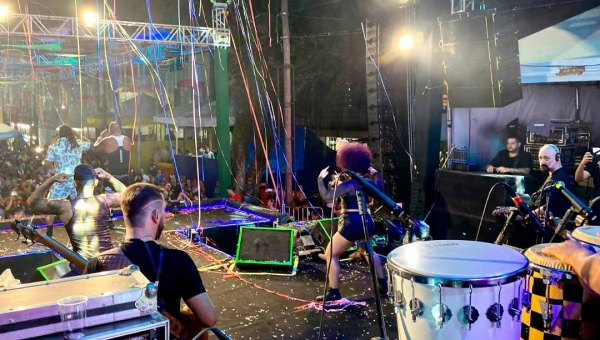 Banda Tchakabum anima primeira noite do Carnaval da Família em Rio Branco