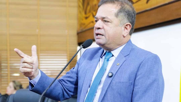 Deputado pedetista diz que se gastam milhões com a BR-364, porém em 30 dias de chuvas intensas estrada se dissolveu