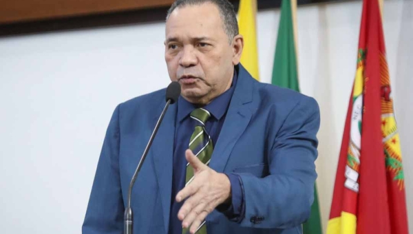Líder do governo promete ‘punir’ quem impediu Jarude de acessar piscina: ‘inaceitável’