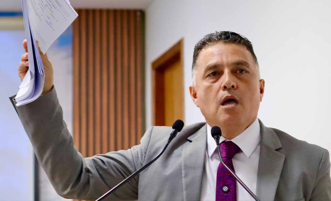Vereador diz que ônibus da empresa RICCO Transportes está operando na Capital com placa em nome de pessoa física e débitos