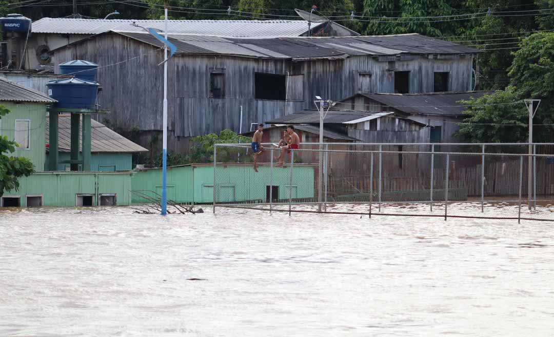 Rio Acre chega a 15,82 metros na Capital; manancial subiu cinco centímetros em três horas