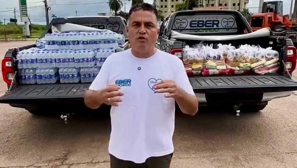 Vereador Eber Machado entrega água potável e mantimentos a moradores do Água Preta, em Rio Branco: “Zona rural esquecida!”