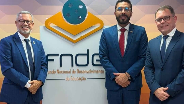 Deputado Afonso Fernandes cumpre agenda em Brasília com o vice-prefeito de Rio Branco, Alysson Bestene