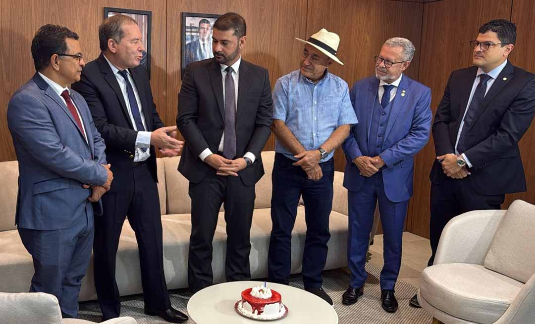 Mais próximo de Nicolau nos últimos meses, Bocalom elogia deputado: ‘tua liderança é incontestável’