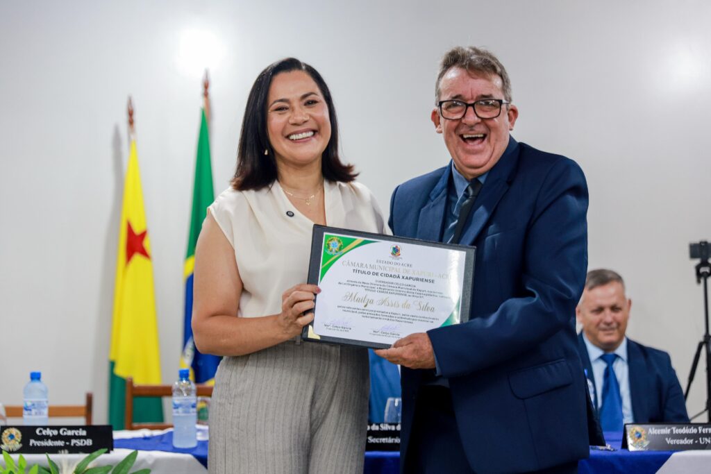 Mailza recebe título de Cidadã Xapuriense e se torna mais nova conterrânea da histórica cidade do Alto Acre