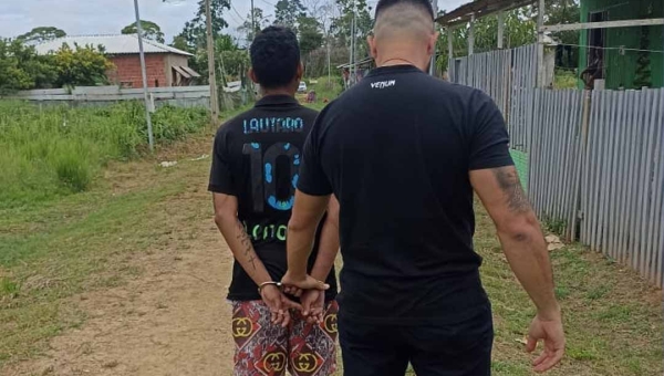 Polícia prende criminoso que invadiu casa, roubou pertences de casal e trocou tiros com a PM na fuga