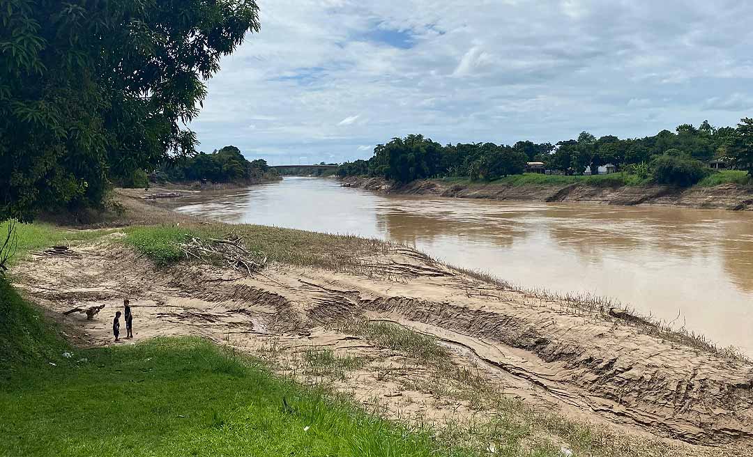 Rio Acre volta a subir em Rio Branco após chuvas; nível do manancial aumentou 42 centímetros em 24 horas