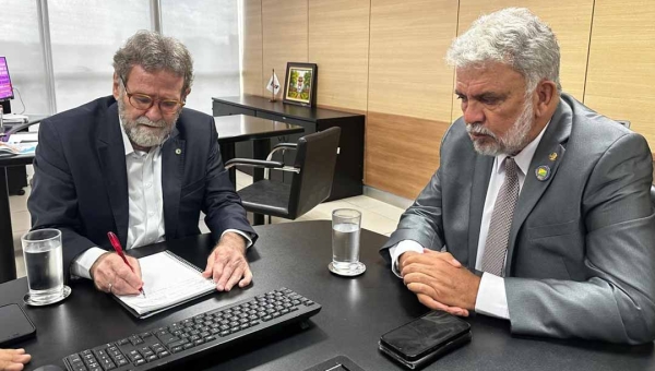 Petecão anuncia liberação de R$ 5,7 milhões para municípios atingidos pelas enchentes no Acre