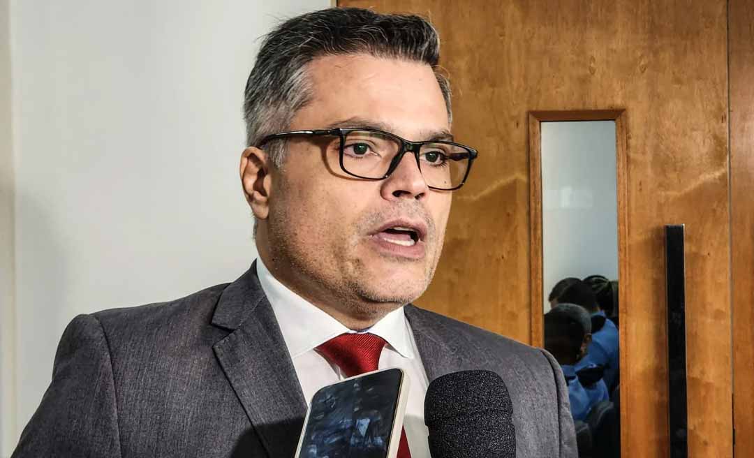 Após Gladson anunciar cinco mil novas vagas, promotor quer saber origem dos recursos que financiam o Programa CNH Social