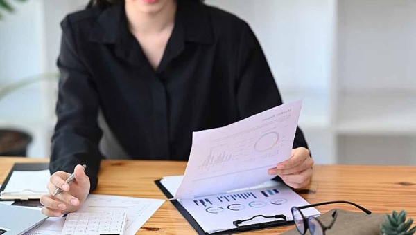 Mulheres têm saldo positivo em março com 302 novas vagas criadas e supera o de homens