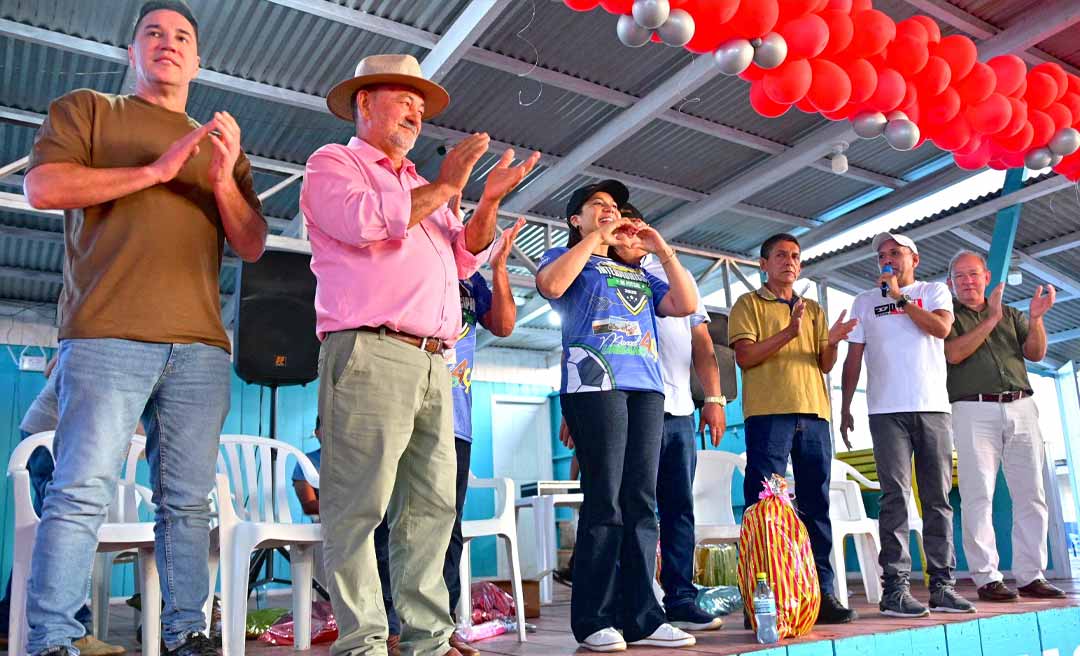 Mailza é aplaudida em Manoel Urbano, ganha simpatia da população e amplia rede de apoiadores políticos