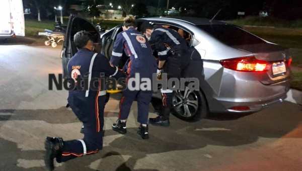 Mecânico quase é esmagado por caminhonete durante manutenção do veículo; acidente aconteceu no bairro Canaã, em Rio Branco.