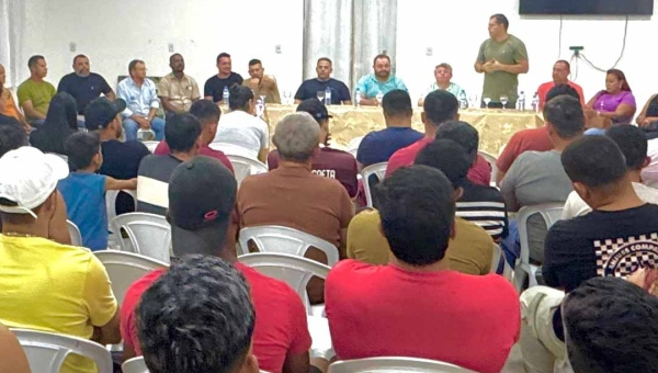 Frank Barros se reúne com representantes esportivos e reforça compromisso com os campeonatos municipais