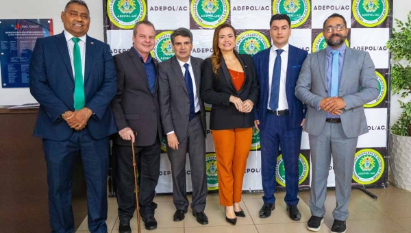 Michelle Melo prestigia posse da nova diretoria da ADEPOL/AC e recebe homenagens pelo apoio à categoria