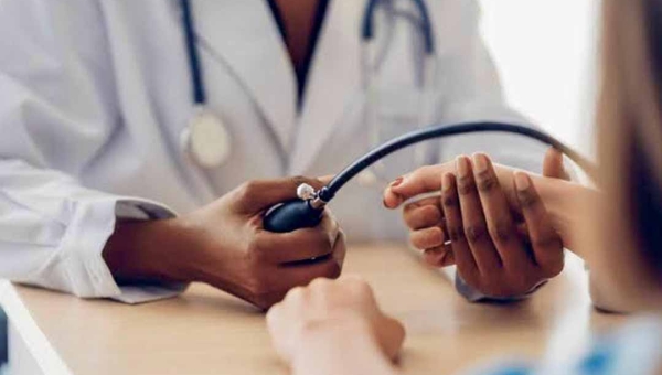 Alta rotatividade de médicos na Atenção Primária afeta regiões com menor PIB per capita; Norte fica abaixo da meta de atendimentos
