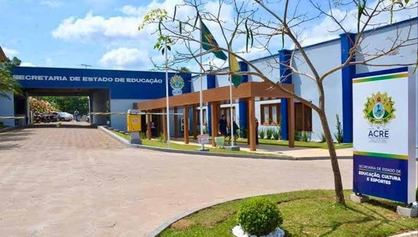 Governo convoca aprovados em processo seletivo da Educação; candidatos devem entregar documentação até o dia 23 deste mês