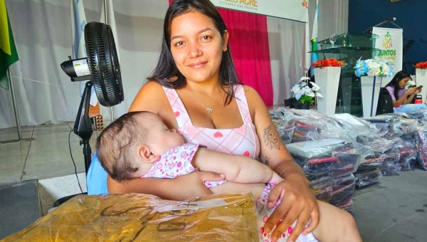 Programa Juntos pelo Acre, de Maiza Assis, leva Vestuário Social a moradores do bairro Wanderley Dantas, em Rio Branco