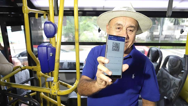 Bocalom sanciona lei de autoria do vereador Samir Bestene que autoriza pagamento de passagem de ônibus por Pix em Rio Branco