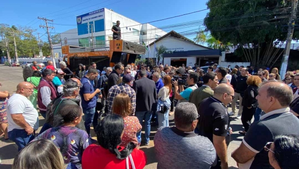 Governo do Acre agenda reunião com sindicatos após protestos por reajuste: “Caso não haja avanço nas negociações, iremos deflagrar greve geral no Estado”