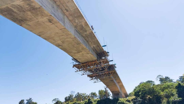 Com ponte do Sibéria em fase de conclusão, Gladson reforça promessa se cumprindo em Xapuri: “Um sonho para os xapurienses”