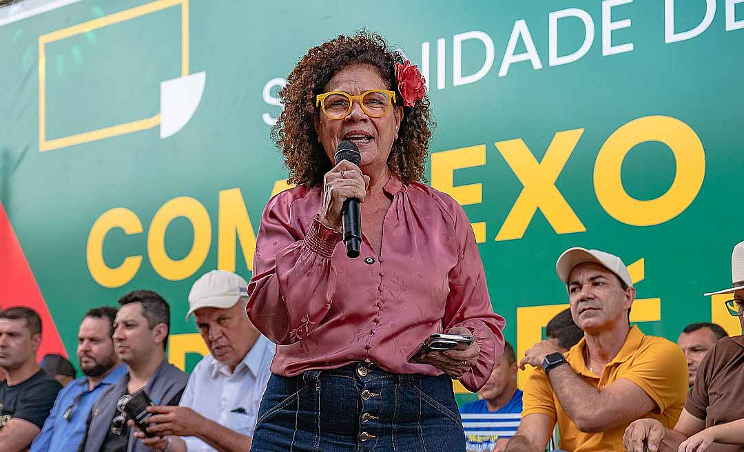 Perpétua Almeida comemora assinatura de acordo para ferrovia entre Acre e Peru
