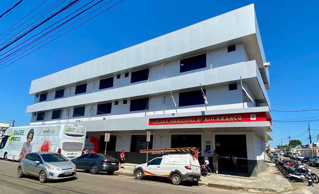 Sindicalistas protestam contra taxação de aposentados na reforma da previdência municipal em Rio Branco