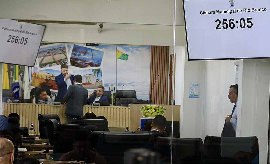 Com mais de 4 horas de sessão suspensa, Câmara de Rio Branco deve votar projetos nesta terça-feira, com destaque para LDO de R$ 2,6 bilhões