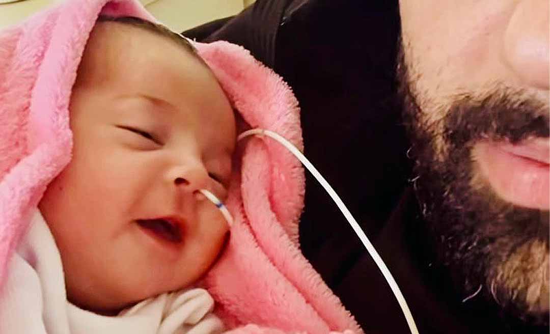 Bebê vítima de queimaduras em maternidade do Acre aparece sorrindo em vídeo divulgado pelo pai