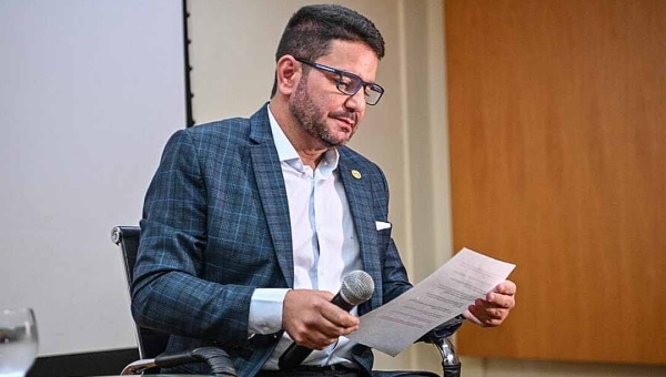 Gladson sanciona LDO aprovada na Aleac com emenda de Edvaldo que garante discussão da RGA para os servidores