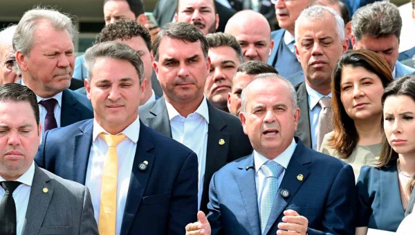 Oposição alcança 41 assinaturas e vai pedir impeachment de Moraes no Senado