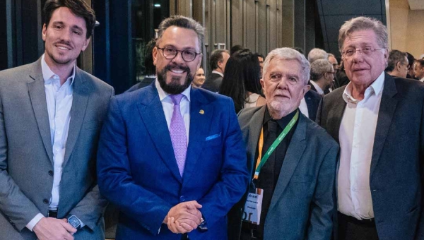 Senador Alan Rick participa da abertura do 37º Congresso Nacional da Abrasel em Brasília