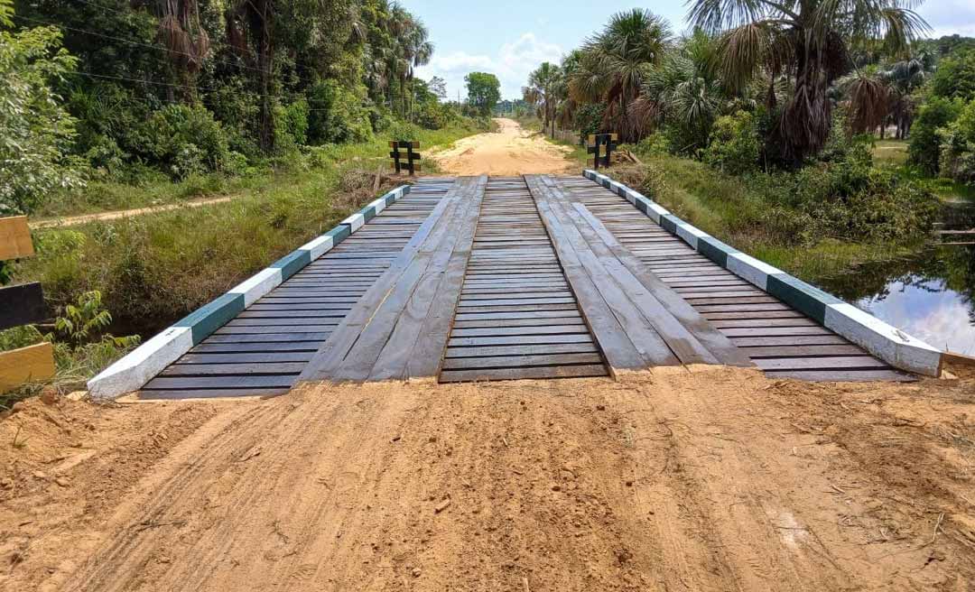 Mais de mil famílias são beneficiadas com ponte concluída pelo governo em Cruzeiro do Sul