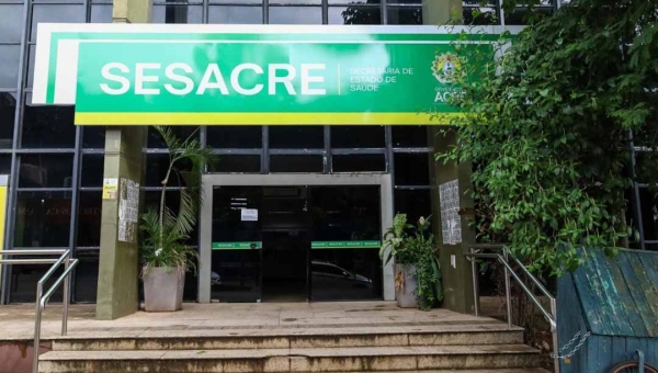 Gladson Camelí altera nomenclaturas e cria mais uma diretoria na estrutura básica da Sesacre