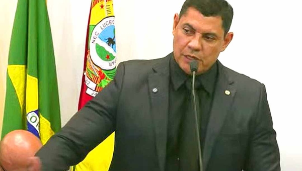 Na Aleac, Ulysses diz que presídios se tornaram escritórios do crime, critica Lula e a esquerda: ‘não têm interesse em resolver a criminalidade’