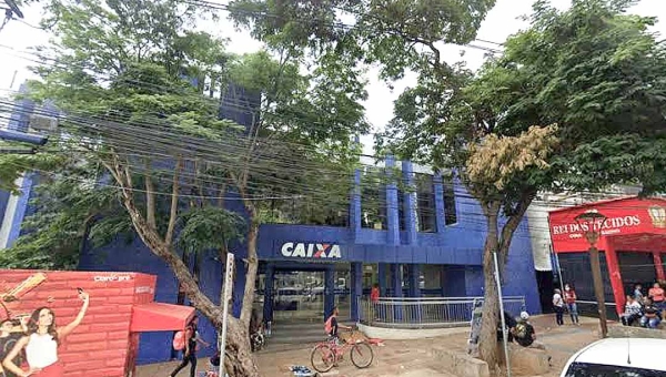 Bancários e sindicatos pedem apoio da Câmara contra fechamento de agência da Caixa no Centro de Rio Branco