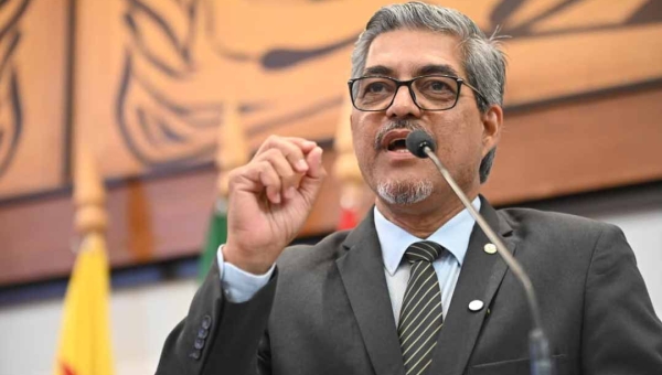 Edvaldo Magalhães relata estudo que mostra que Governo do Acre priorizou comissionados e temporários ao invés de convocar efetivos