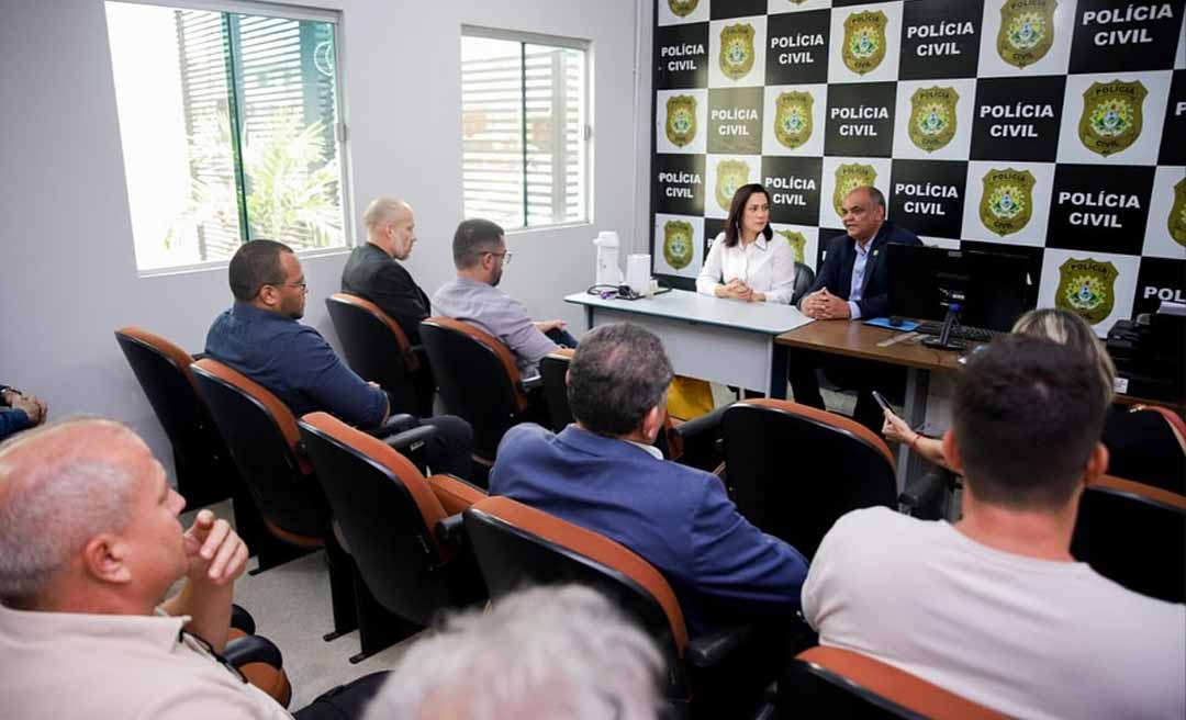 Mailza Assis e Maciel visitam Delegacia-Geral de Cruzeiro do Sul e reforçam ações de enfrentamento à violência