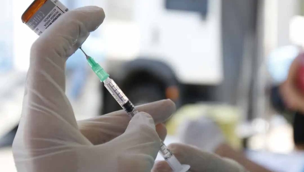 Campanha Nacional de Multivacinação começa hoje em todo o país