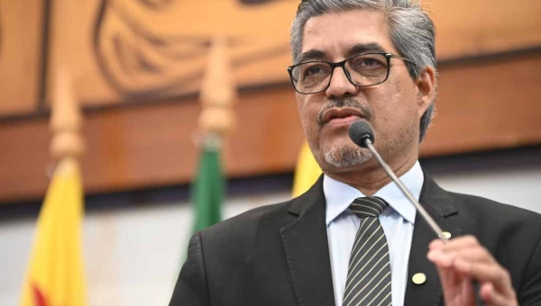 Na Aleac, Edvaldo Magalhães defende a volta da tabela da Educação ao apoiar Movimento dos Cabeças Brancas